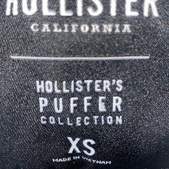 Women’s Black Hollister Puffer Jacket - Picture 3 of 3